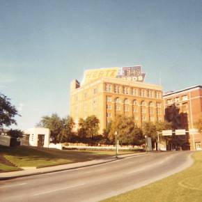 Dealey_Plaza_1969