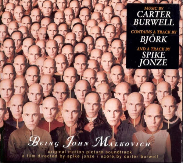 Yeni bir film değil ama kimin umurunda? Böyle bir film bulunmalı izlenmelidir. Neden? Çünkü sıradışıdır, zekicedir, gelişimi vardır konu içsel dinamiklerini mükemmel oturtmuştur. Acaba ne olacak diye merak duygusu uyandırır. Kısaca, bir başka akla açılan, bir geçit bulununca başlar senaryo. Ama sıradan birinin aklına değil, ünlü bir film artistinin aklına. John Malkovich olmak gerçek bir sanat eseridir. Tavsiye ediyorum. (Being John Malkovich) Filmin Fragmanı http://www.imdb.com/name/nm0000518/ http://en.wikipedia.org/wiki/John_Malkovich John Malkovich Olmak