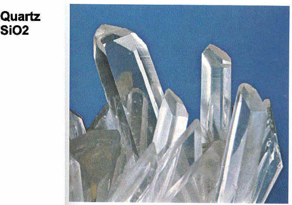 Kuartz'ın doğal kusursuz formu çok çekici. Buz gibi görüntüsündeki asalet takı olarak ve ruhani çalışmalar için kullanılmış çağlar boyu. Esas amacı, akılla yaratılmış belli imajları güçlendirmek, saklamak tekrarlamak, kayıt tutmak ve belli bir titreşimi düzenli olarak yayabilmek olarak ifade edilebilir. Kuartz | Kuvarz | Quartz Kristal